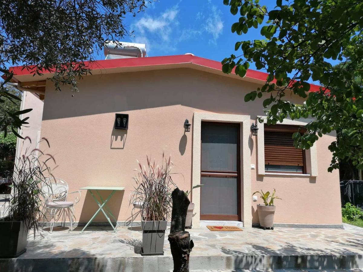 Tiny House By The Sea Villa Nea Skioni Exterior photo