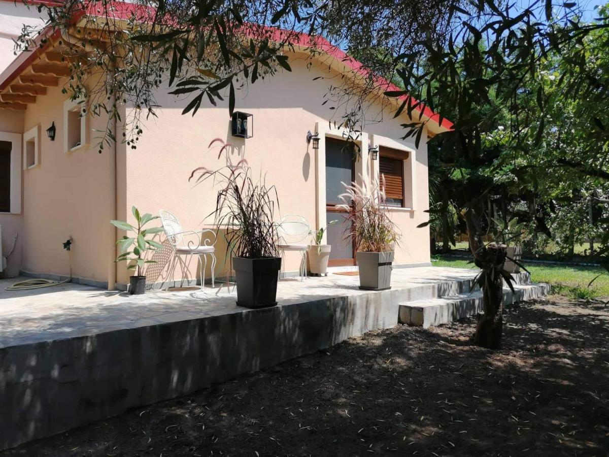 Tiny House By The Sea Villa Nea Skioni Exterior photo